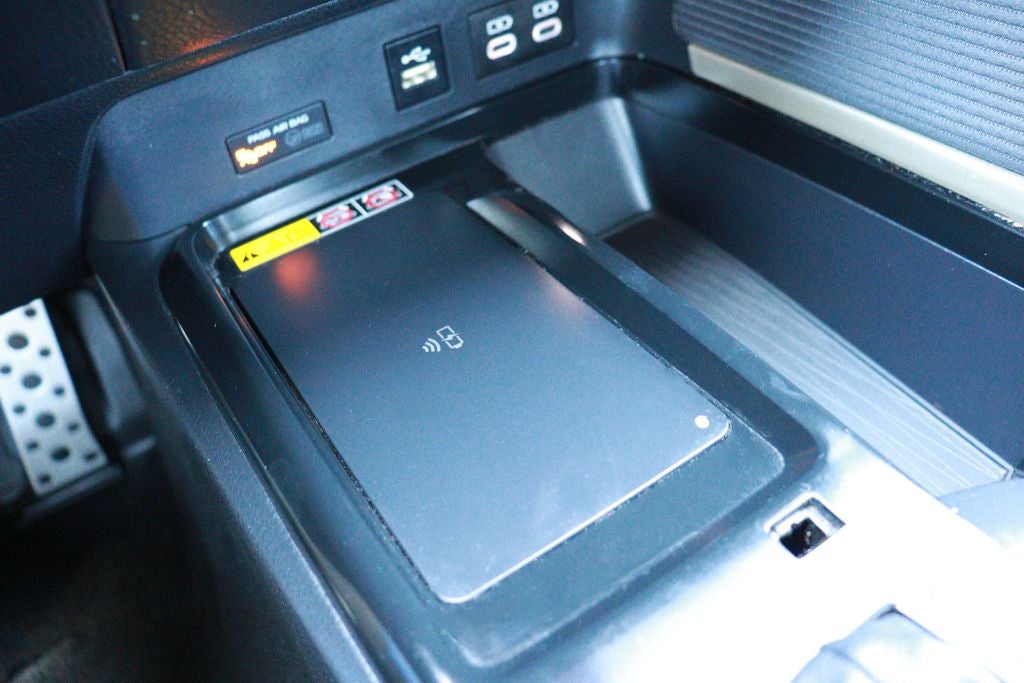 2025 Toyota Camry Hybrid SE