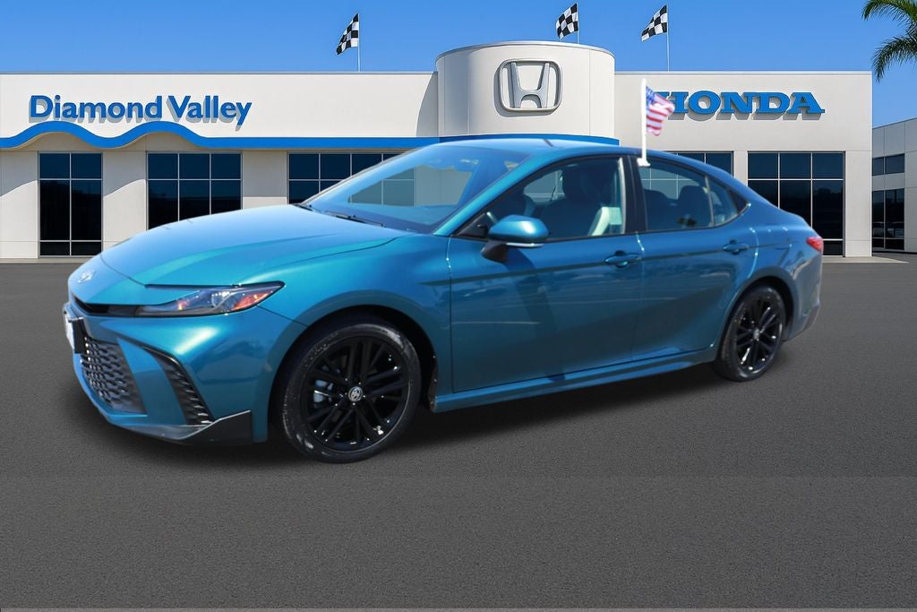2025 Toyota Camry Hybrid SE