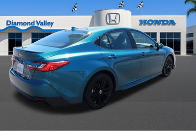 2025 Toyota Camry Hybrid SE