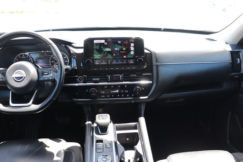 2023 Nissan Pathfinder SL