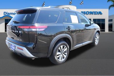 2023 Nissan Pathfinder SL