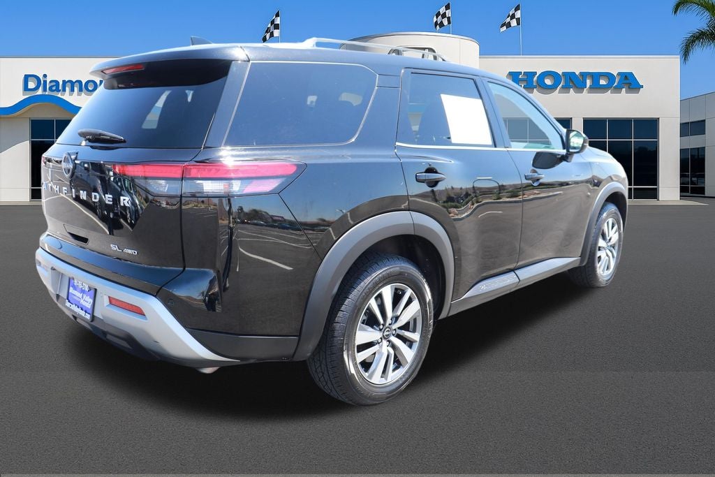 2023 Nissan Pathfinder SL