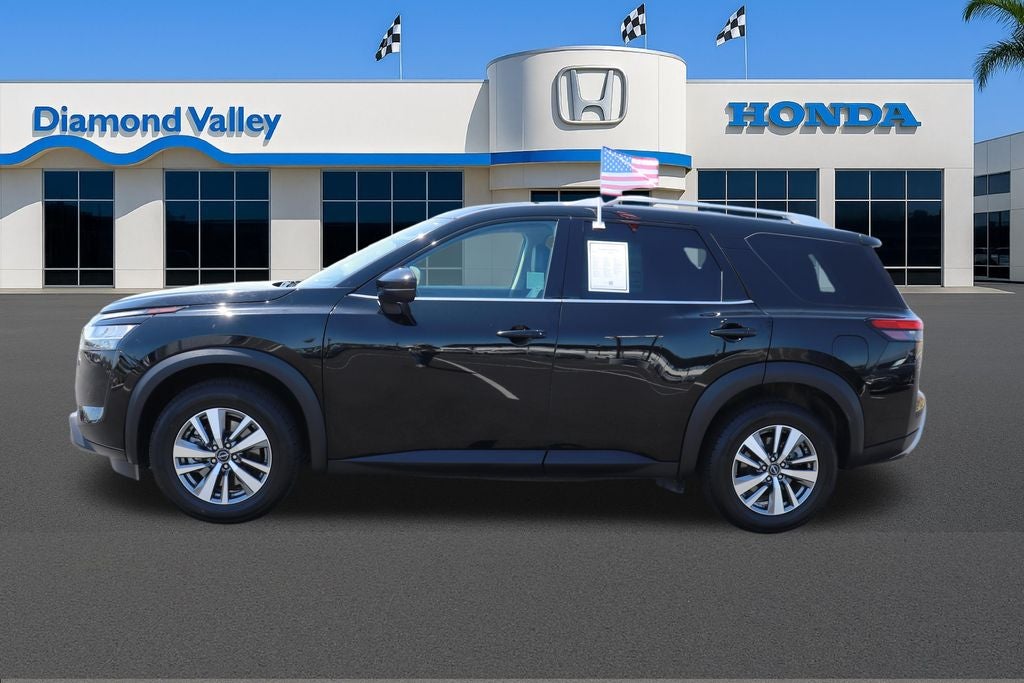 2023 Nissan Pathfinder SL