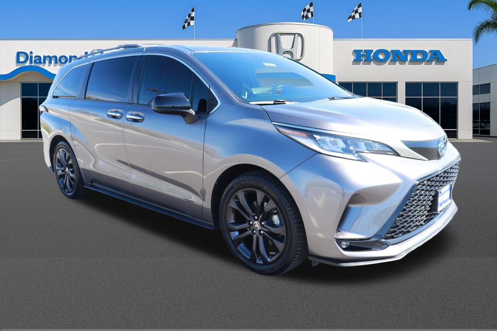 2022 Toyota Sienna XSE 7 Passenger