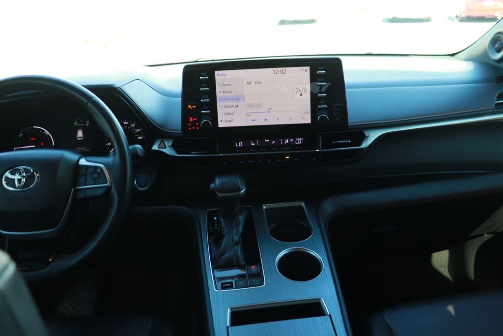 2022 Toyota Sienna XSE 7 Passenger