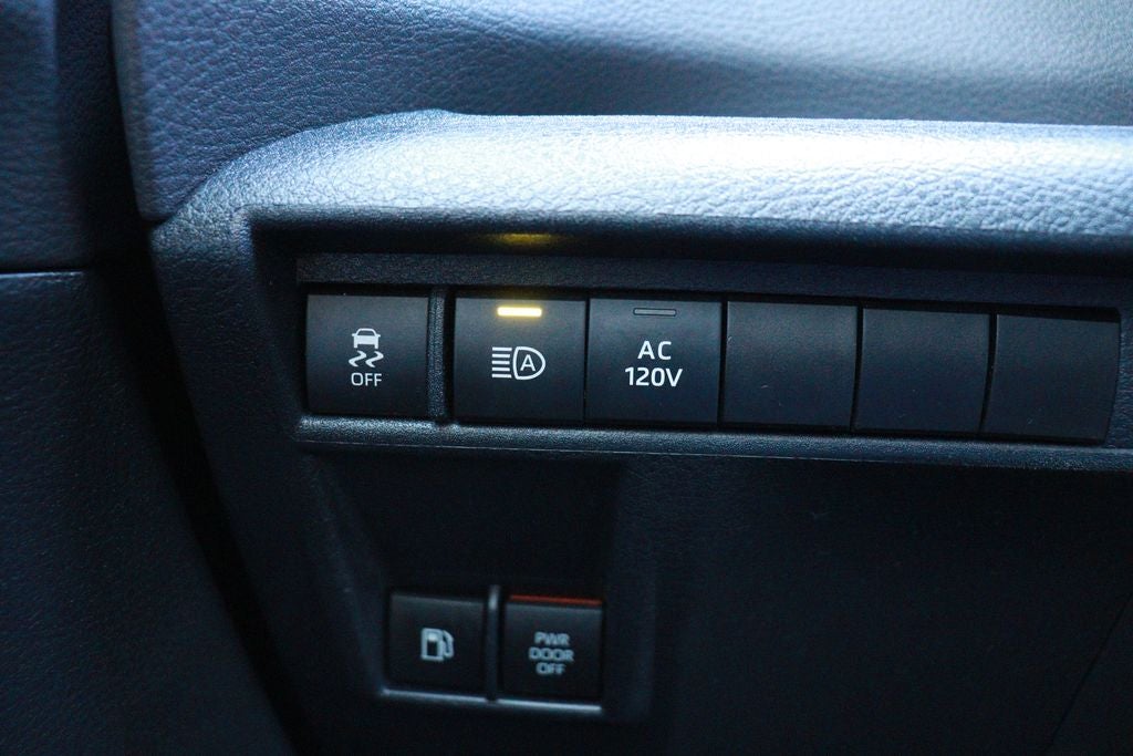 2022 Toyota Sienna XSE 7 Passenger