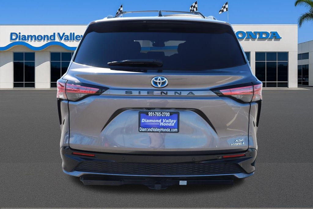 2022 Toyota Sienna XSE 7 Passenger