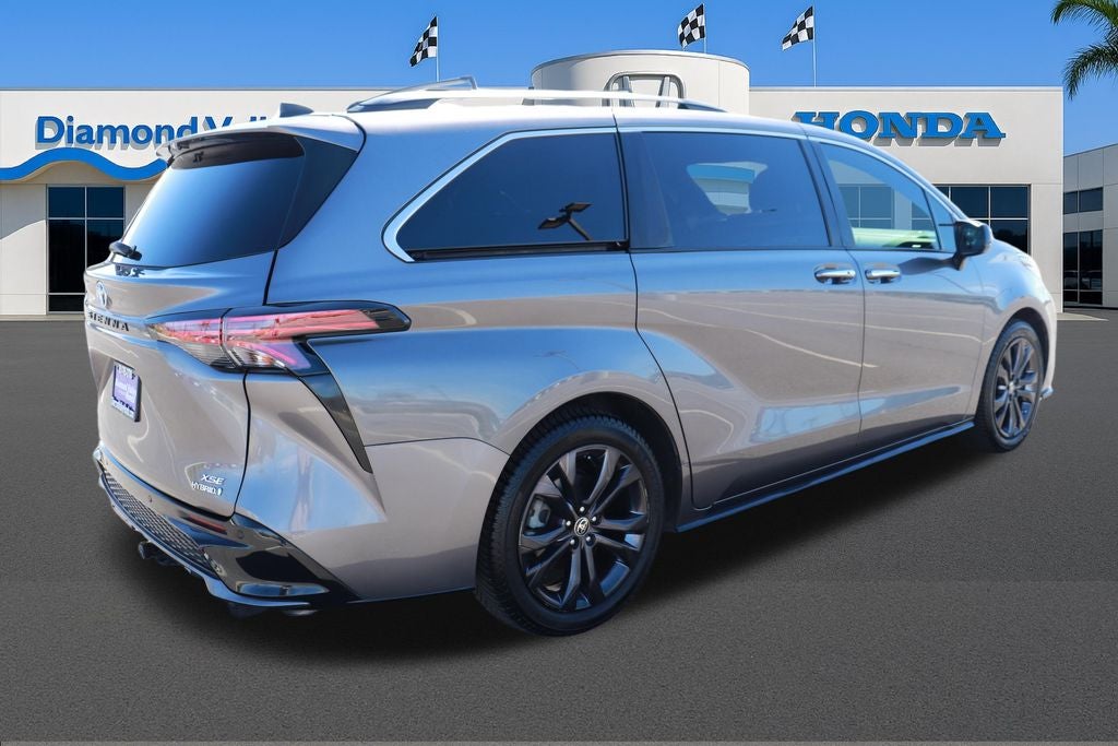 2022 Toyota Sienna XSE 7 Passenger