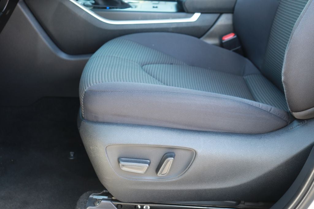 2025 Toyota Highlander LE