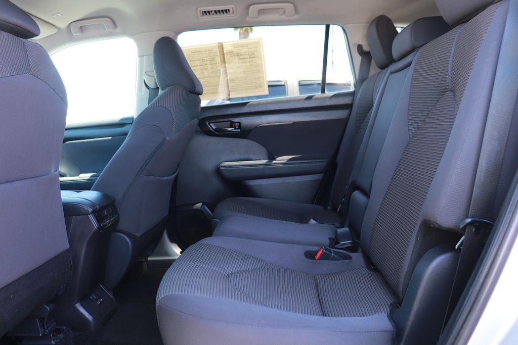 2025 Toyota Highlander LE
