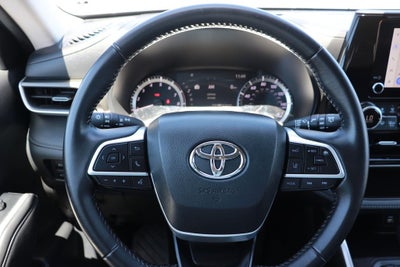 2025 Toyota Highlander LE