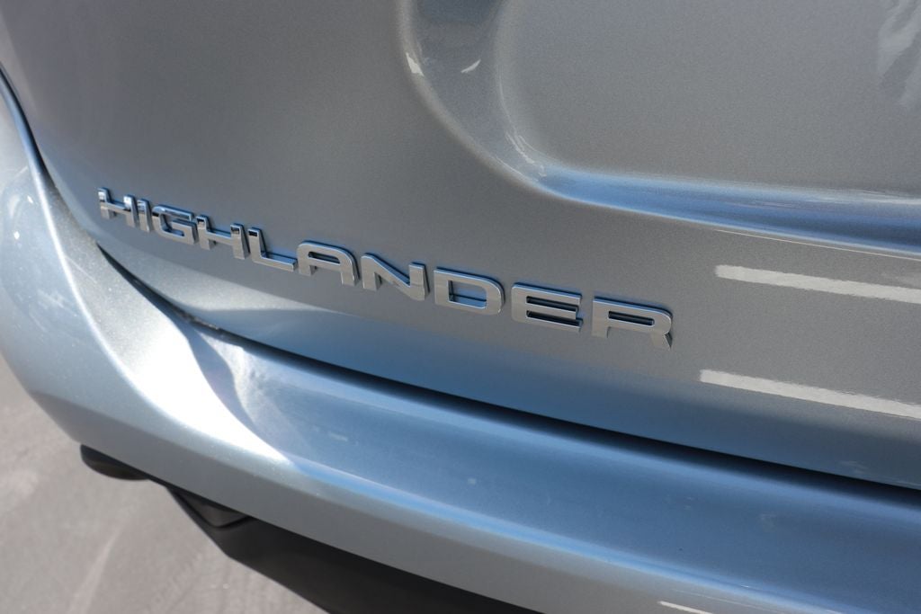 2025 Toyota Highlander LE