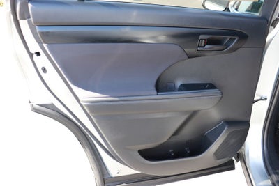 2025 Toyota Highlander LE