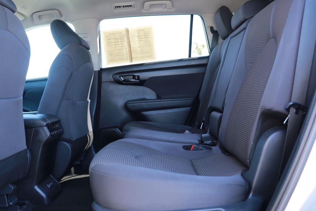 2025 Toyota Highlander LE