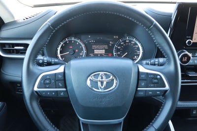 2025 Toyota Highlander LE