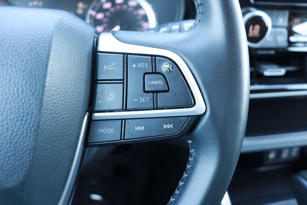 2025 Toyota Highlander LE