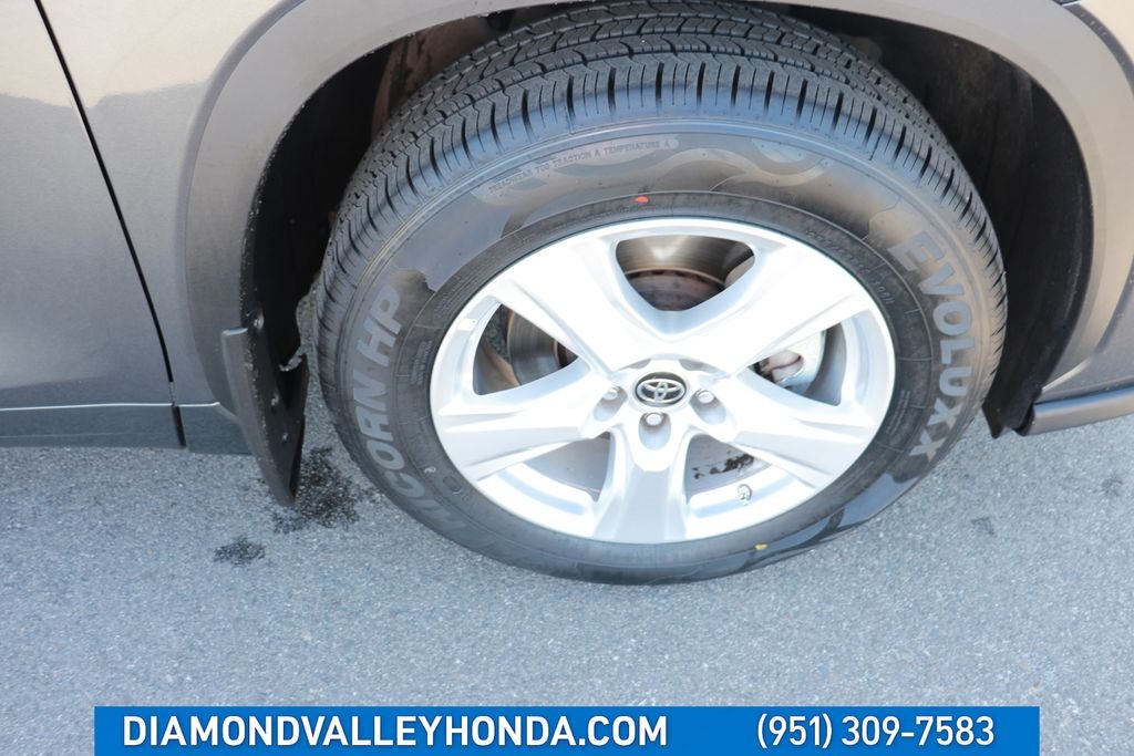 2024 Toyota Highlander LE