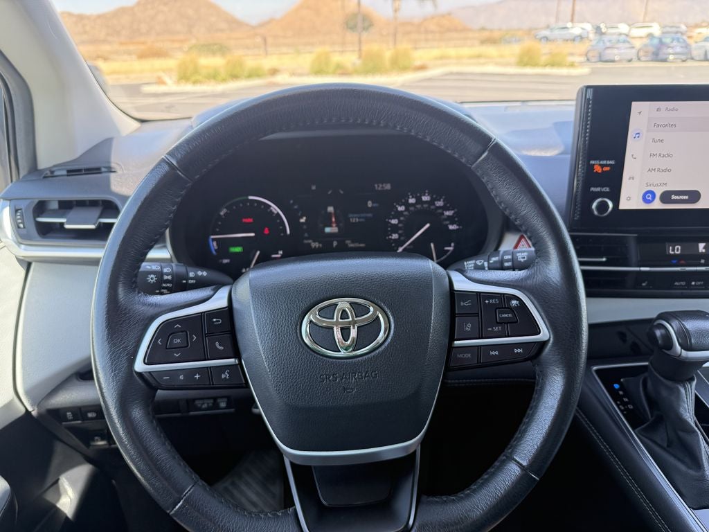 2025 Toyota Sienna Hybrid XLE 8 Passenger