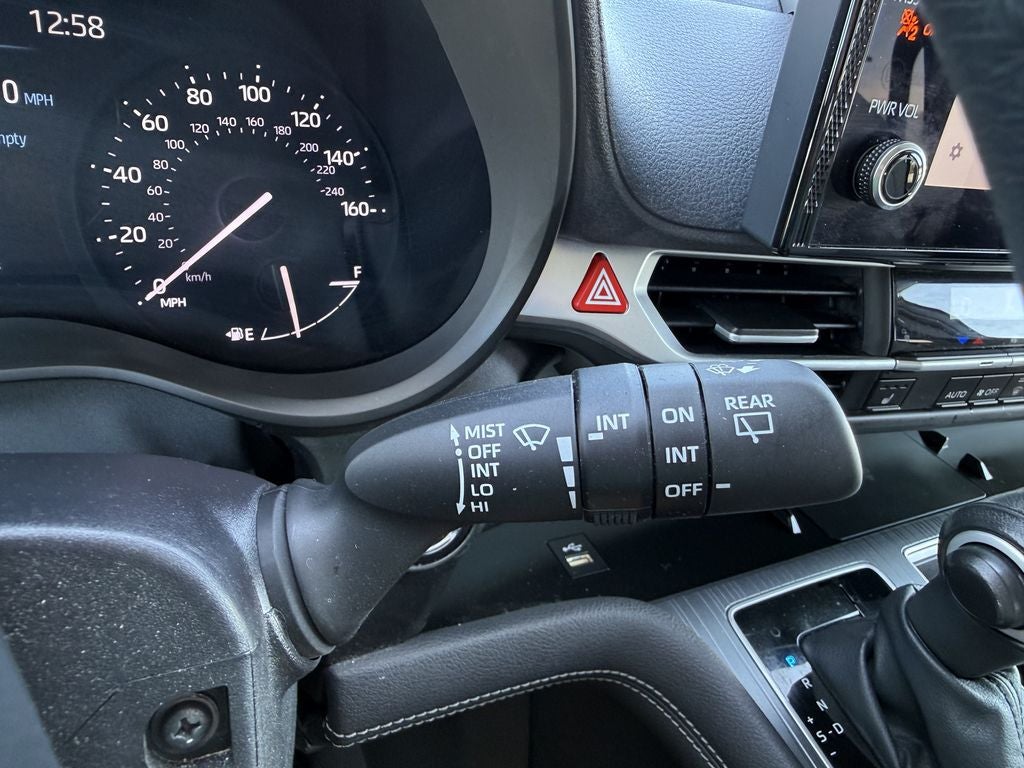 2025 Toyota Sienna Hybrid XLE 8 Passenger