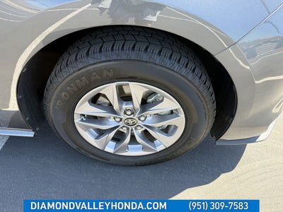 2025 Toyota Sienna Hybrid XLE 8 Passenger