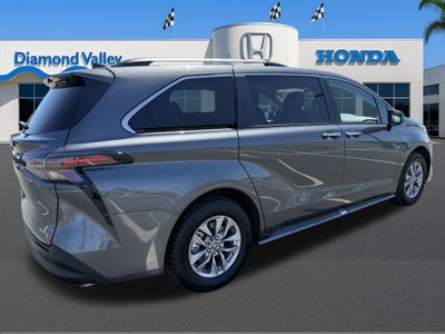 2025 Toyota Sienna Hybrid XLE 8 Passenger