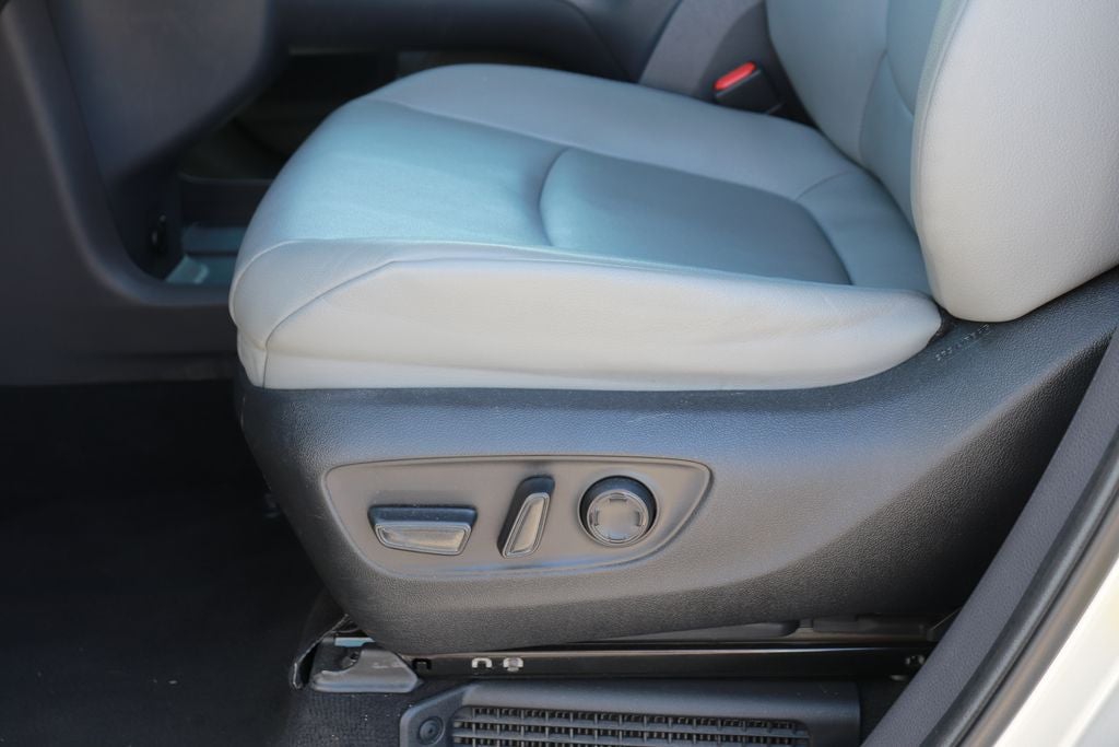2023 Toyota Sienna XLE 8 Passenger