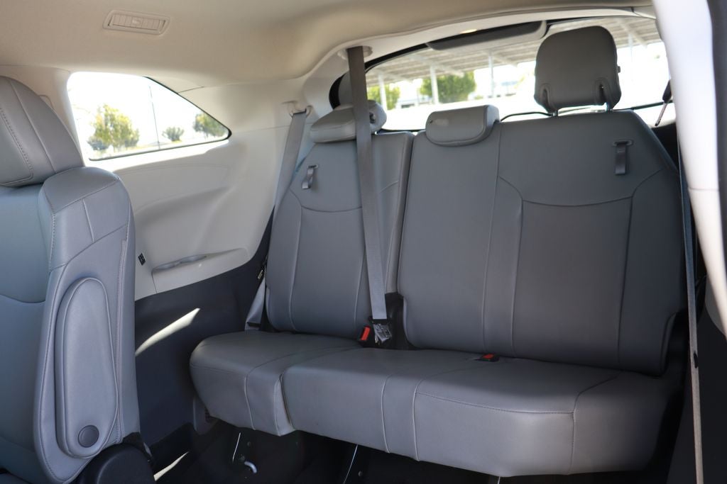 2023 Toyota Sienna XLE 8 Passenger