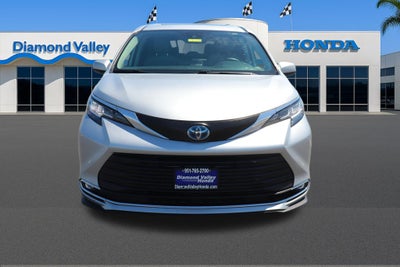 2023 Toyota Sienna XLE 8 Passenger