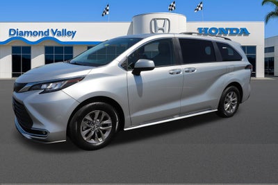 2023 Toyota Sienna XLE 8 Passenger