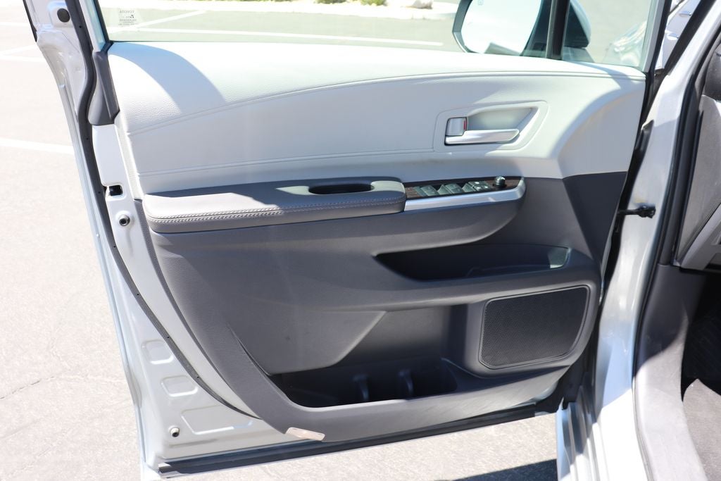 2023 Toyota Sienna XLE 8 Passenger