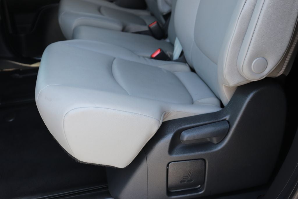 2025 Toyota Sienna XLE 8 Passenger