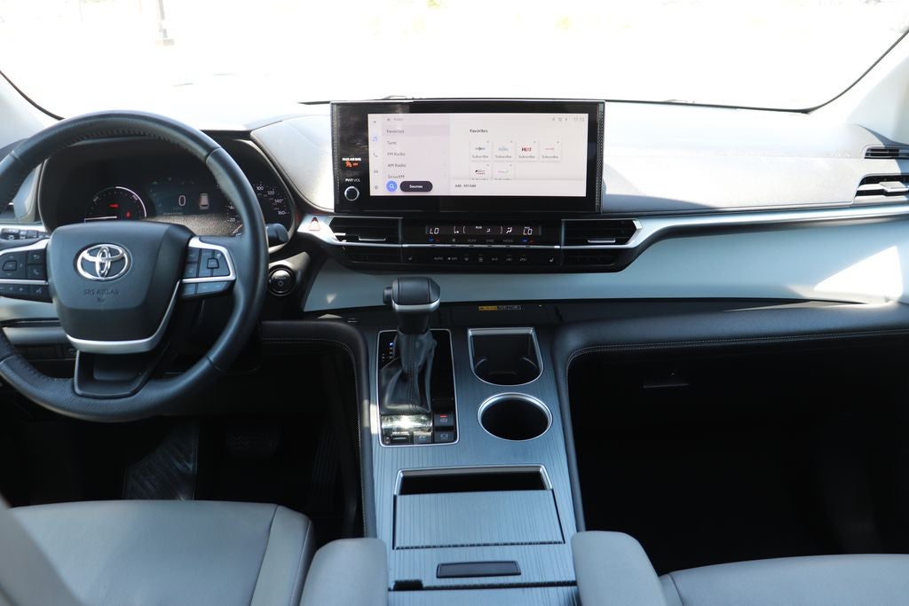 2025 Toyota Sienna XLE 8 Passenger