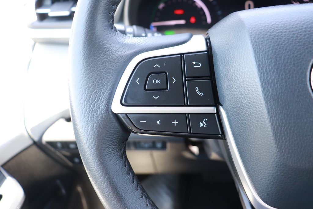 2025 Toyota Sienna XLE 8 Passenger