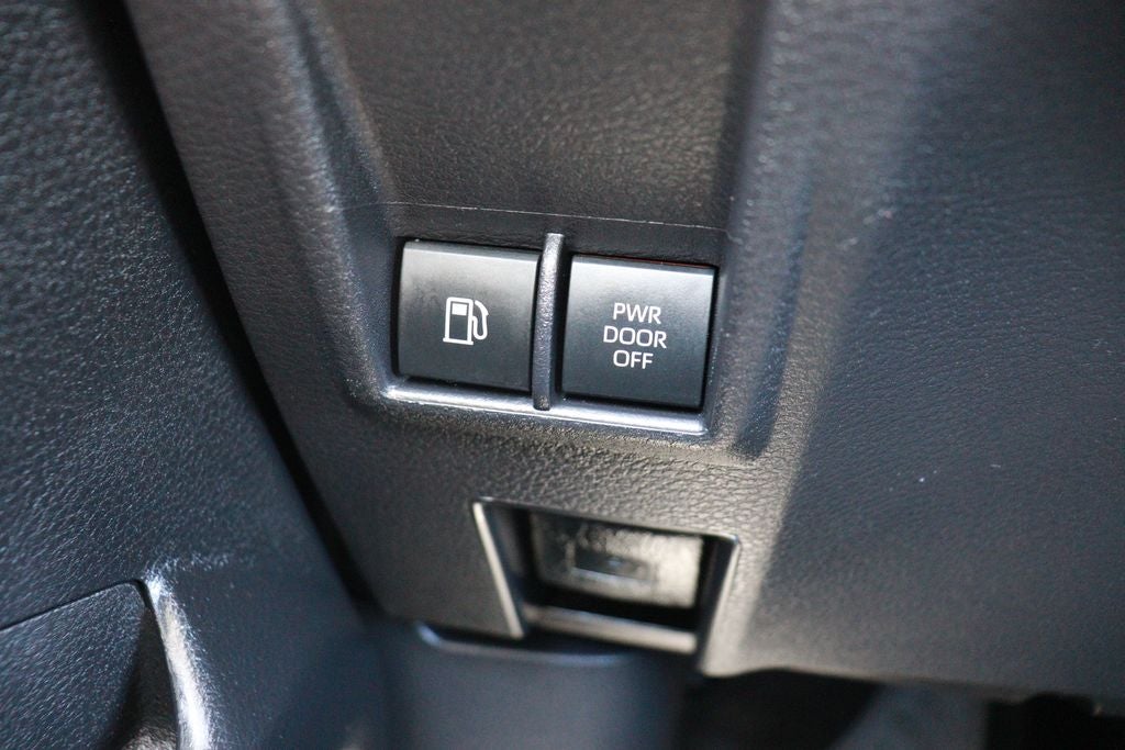 2025 Toyota Sienna XLE 8 Passenger