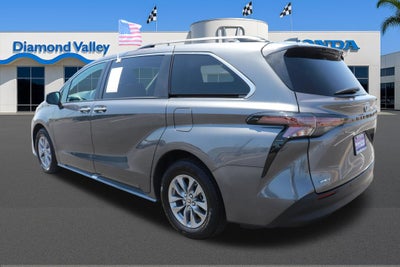 2025 Toyota Sienna XLE 8 Passenger