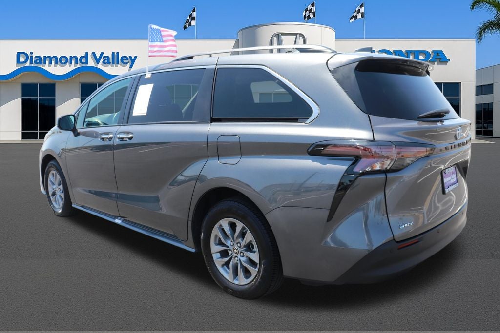 2025 Toyota Sienna XLE 8 Passenger