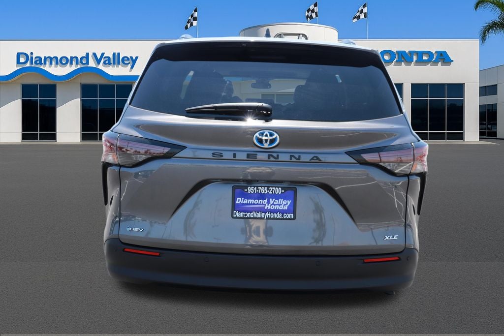 2025 Toyota Sienna XLE 8 Passenger
