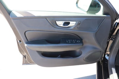 2024 Volvo S60 B5 Core Dark Theme