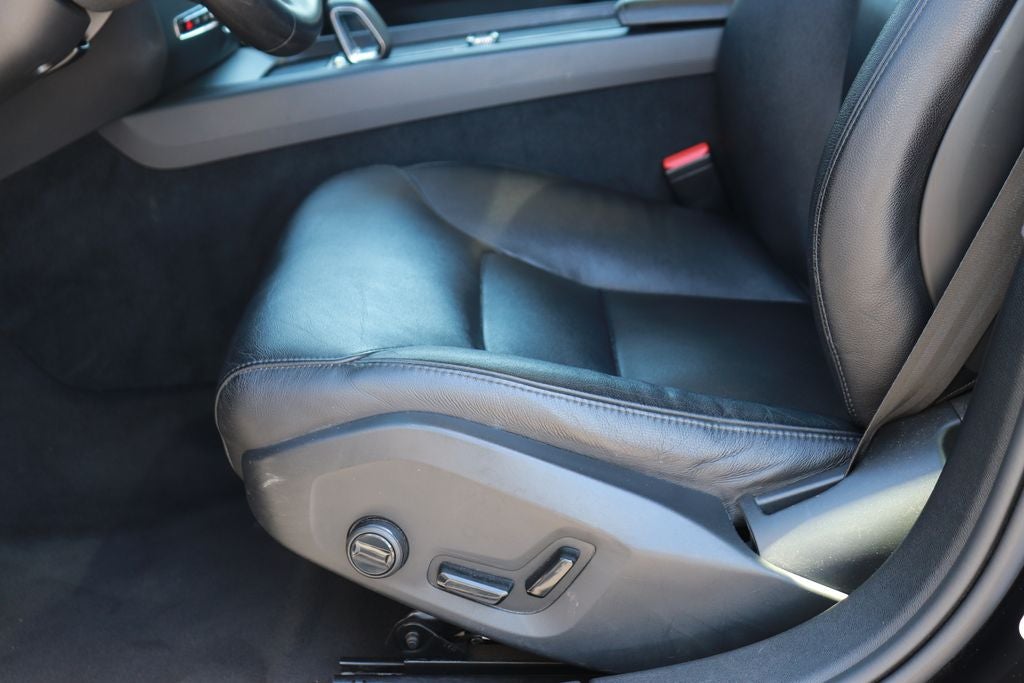 2024 Volvo S60 B5 Core Dark Theme