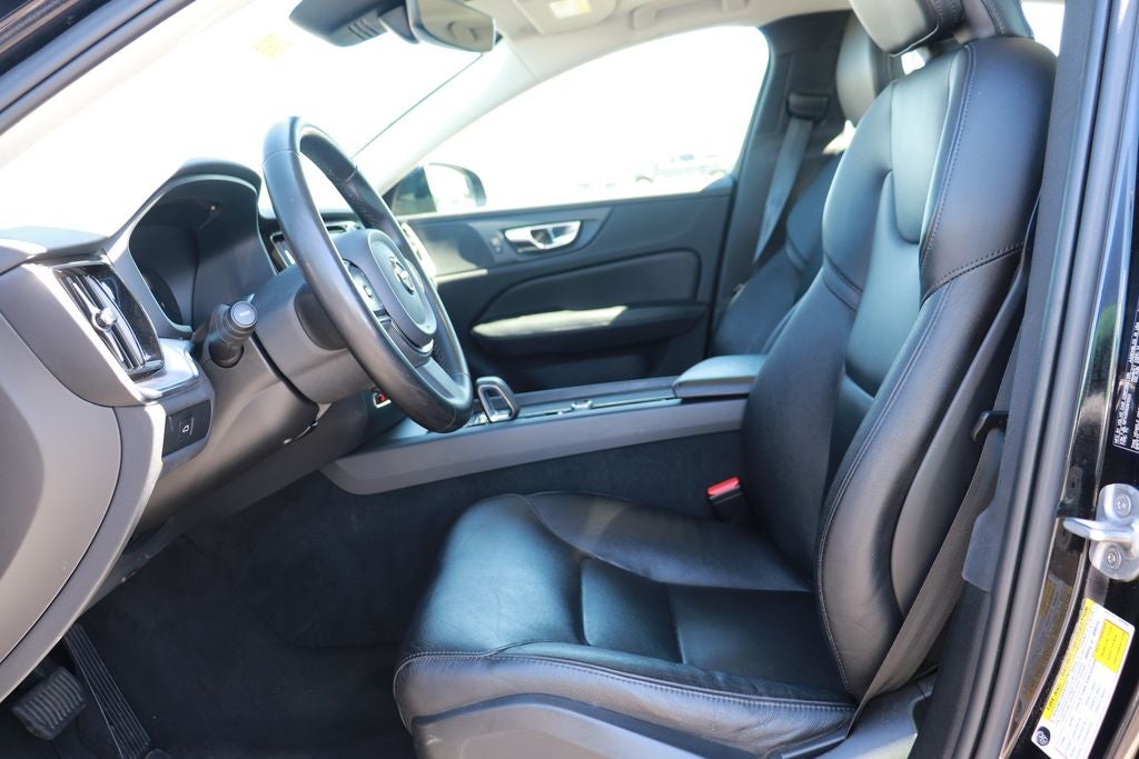 2024 Volvo S60 B5 Core Dark Theme
