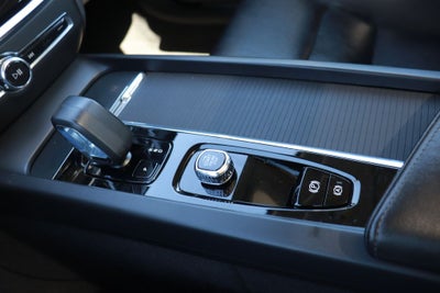 2024 Volvo S60 B5 Core Dark Theme