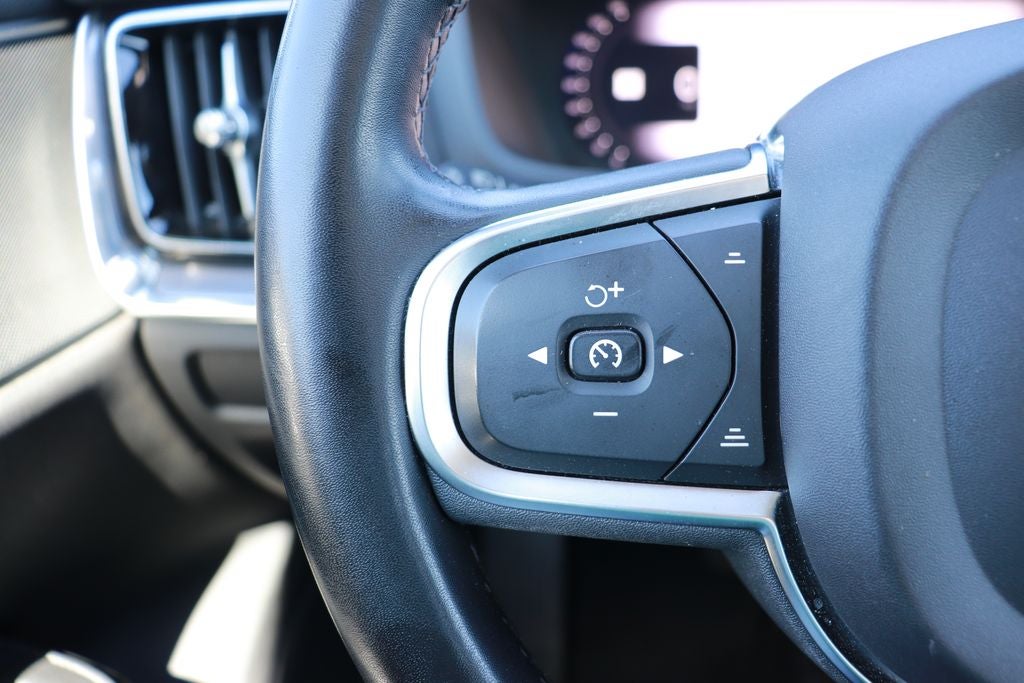 2024 Volvo S60 B5 Core Dark Theme