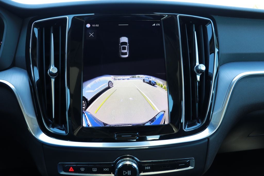 2024 Volvo S60 B5 Core Dark Theme