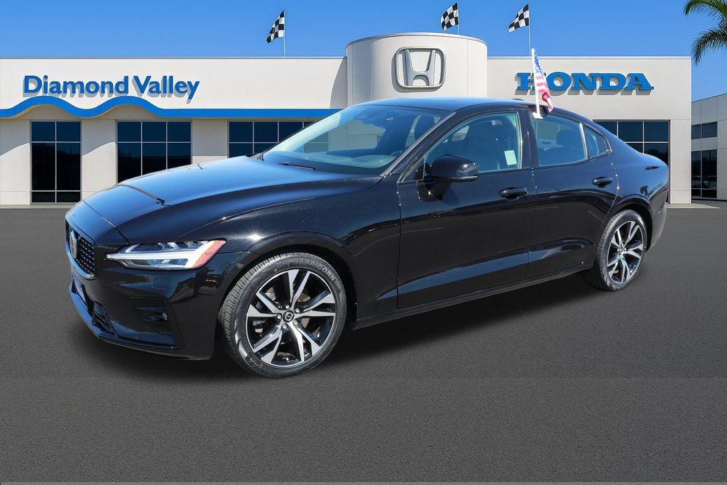 2024 Volvo S60 B5 Core Dark Theme