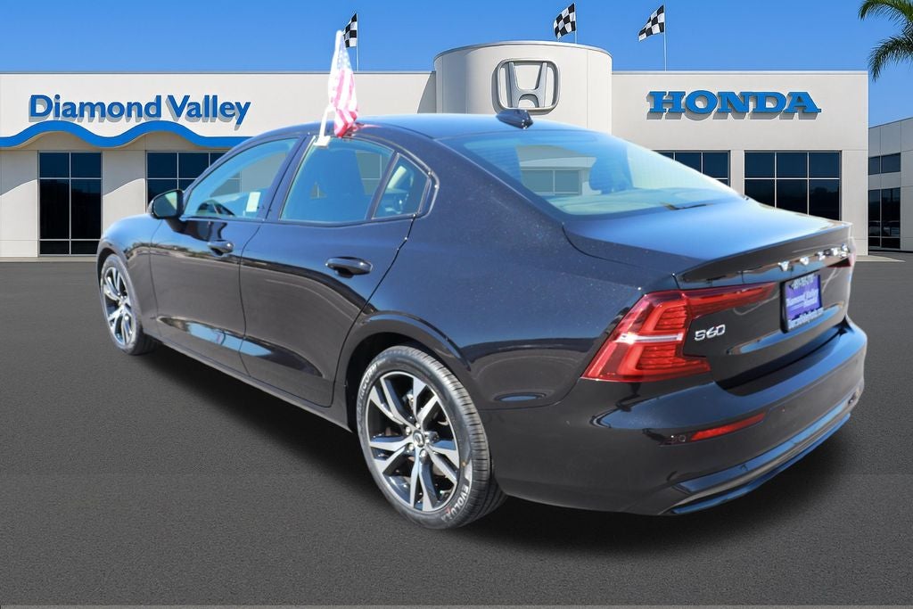2024 Volvo S60 B5 Core Dark Theme