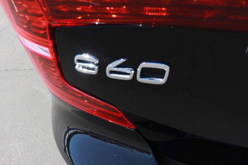 2024 Volvo S60 B5 Core Dark Theme