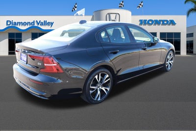 2024 Volvo S60 B5 Core Dark Theme