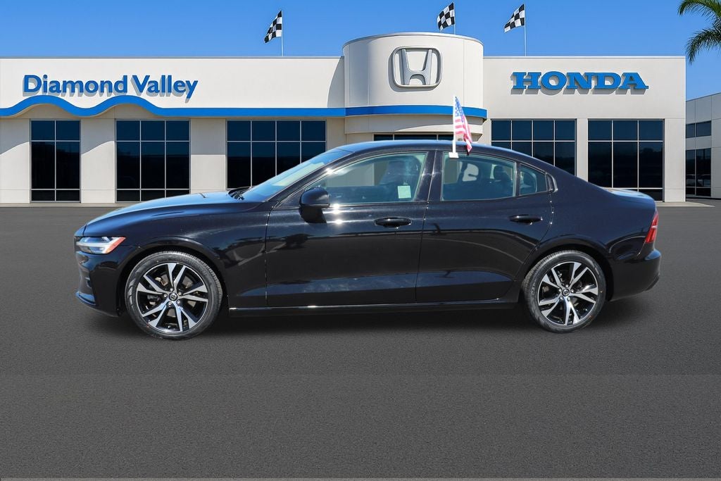 2024 Volvo S60 B5 Core Dark Theme