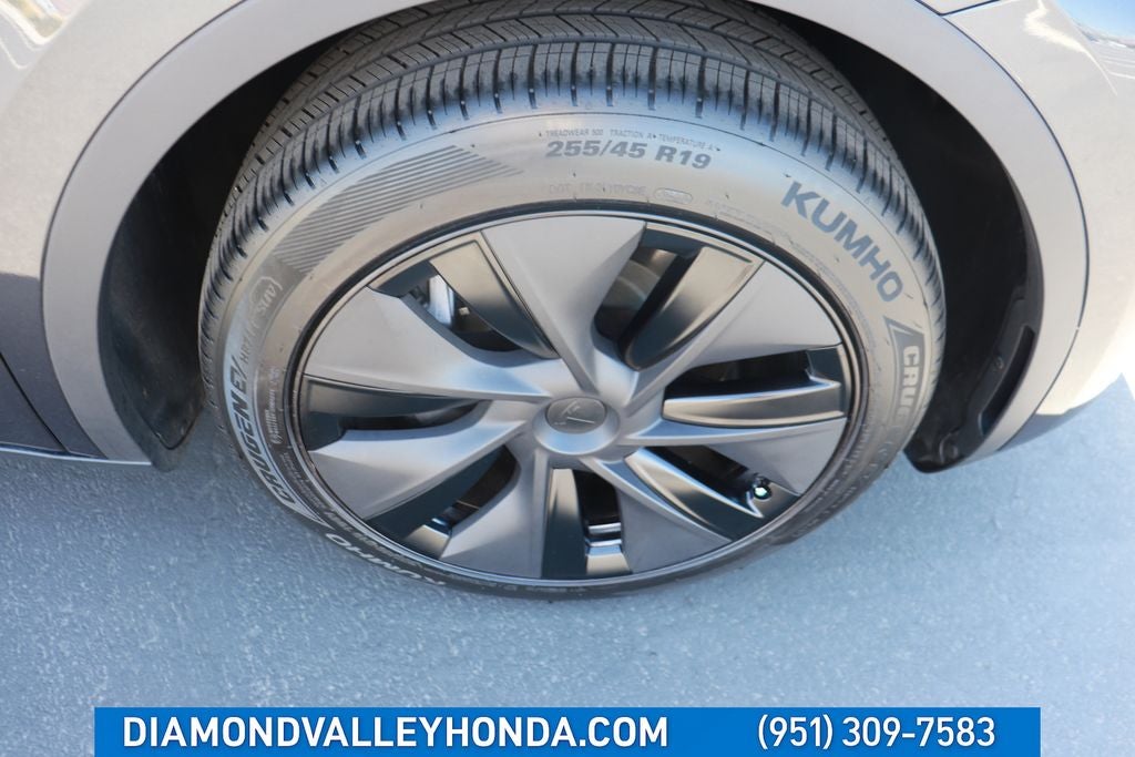 2025 Tesla Model Y Long Range