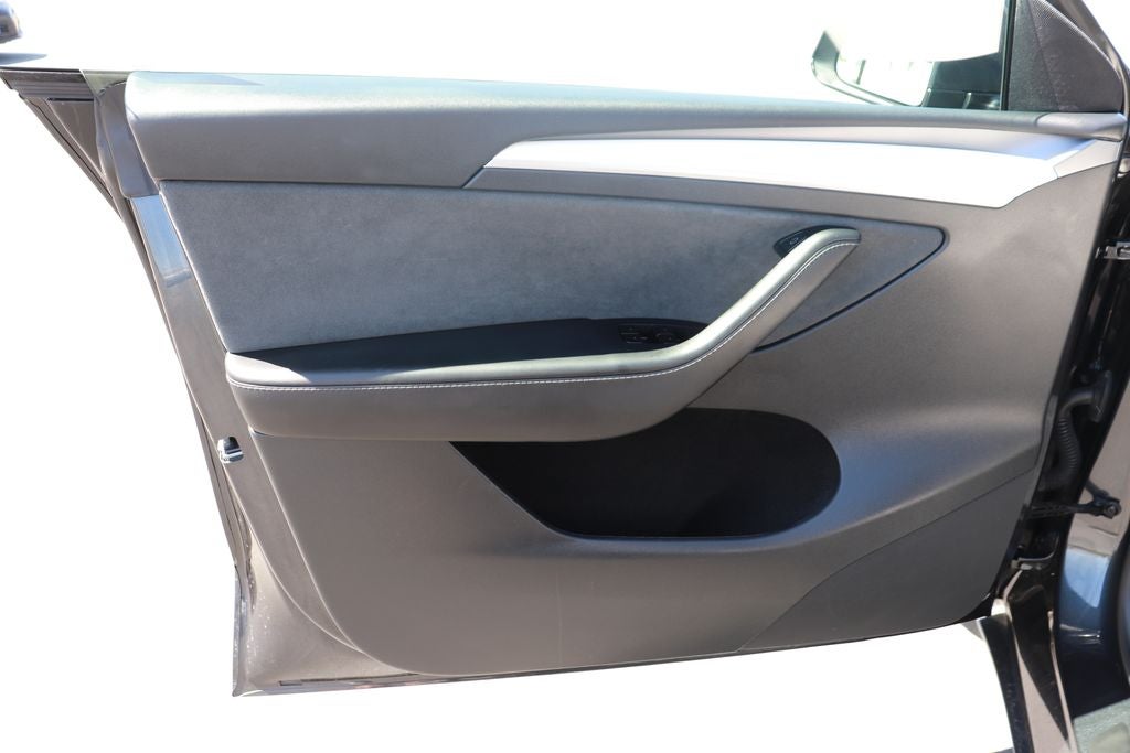 2025 Tesla Model Y Long Range